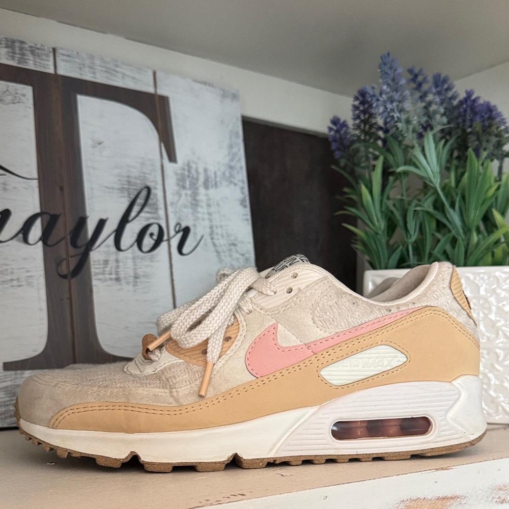 Nike Women’s Air Max 90 SE 'Sun Club - Sail Arctic Orange', size 8.5